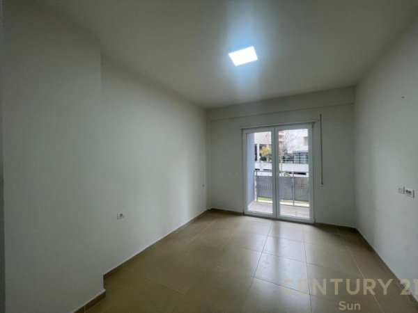 Tirane, jepet me qera apartament 2+1+Aneks+Ballkon Kati 2, 105 m² 950 € (RRUGA E KOSOVAREVE)