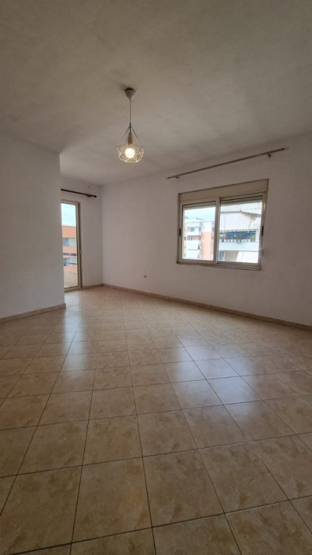 Tirane, Shitet OKAZION Apartament 2+1 Kati 7, 114 m² 150.000 € (SHITET OKAZION SUPER APARTAMENTI 2+1+2 ME BALLKON PLUS 1 POST PARKIMI NE ASTIR)