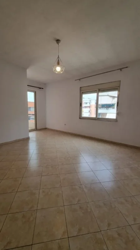 Tirane, Shitet OKAZION Apartament 2+1 Kati 7, 114 m² 156.000 € (SHITET OKAZION SUPER APARTAMENTI 2+1+2 ME BALLKON PLUS 1 POST PARKIMI NE ASTIR)