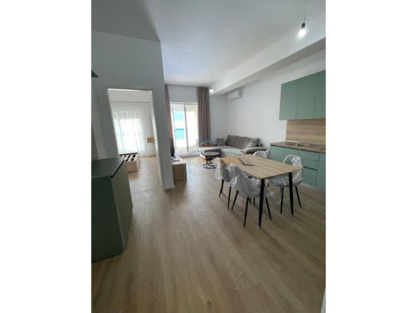 Tirane, jepet me qera apartament 1+1 Kati 5, 55 m² 400 € (Alidemi)