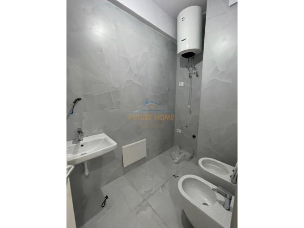 Tirane, jepet me qera apartament 1+1 Kati 5, 55 m² 400 € (Alidemi)