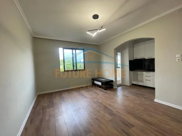 Tirane, shitet apartament 1+1 Kati 3, 92.000 € (Porcelan)