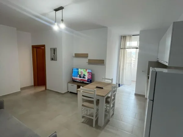 Tirane, jepet me qera apartament 1+1+Ballkon Kati 5, 75 m² 550 € (prane delijorgjit)