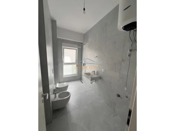 Tirane, shitet apartament 1+1 Kati 5, 60 m² 100.000 € (Ali Demi)