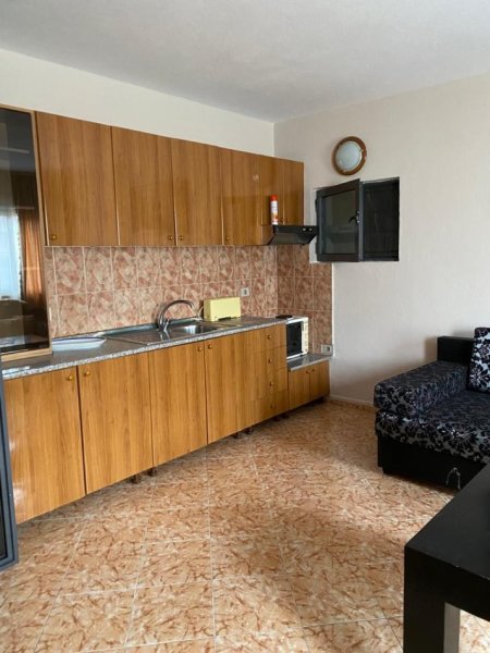 Tirane, jepet me qera garsonier Kati 1, 60 m² 400 € (Komuna e parisit)
