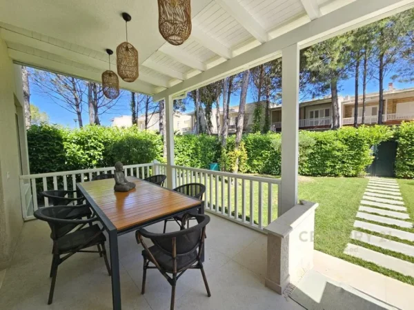 Gjiri Lalezit | Hamallaj, shes 2+1+Aneks+Ballkon Kati 0, 282 m² 295.000 € (Kompleksi Lura 3, Gjiri Lalzit, Durrës)