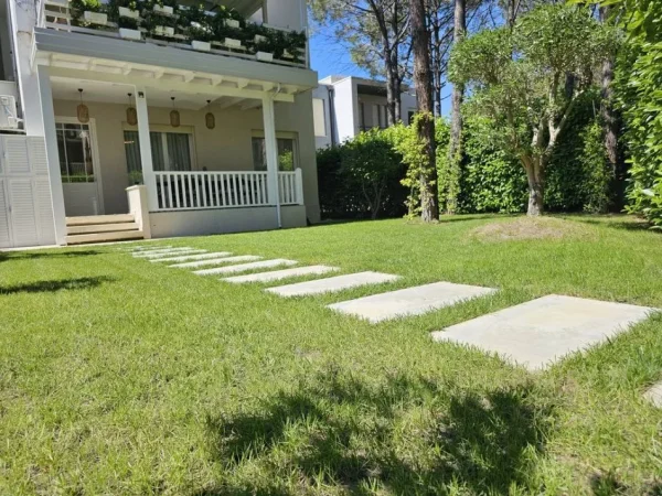 Gjiri Lalezit | Hamallaj, shes 2+1+Aneks+Ballkon Kati 0, 282 m² 295.000 € (Kompleksi Lura 3, Gjiri Lalzit, Durrës)