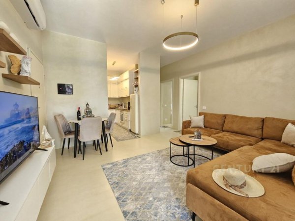 Gjiri Lalezit | Hamallaj, shes 2+1+Aneks+Ballkon Kati 0, 282 m² 295.000 € (Kompleksi Lura 3, Gjiri Lalzit, Durrës)