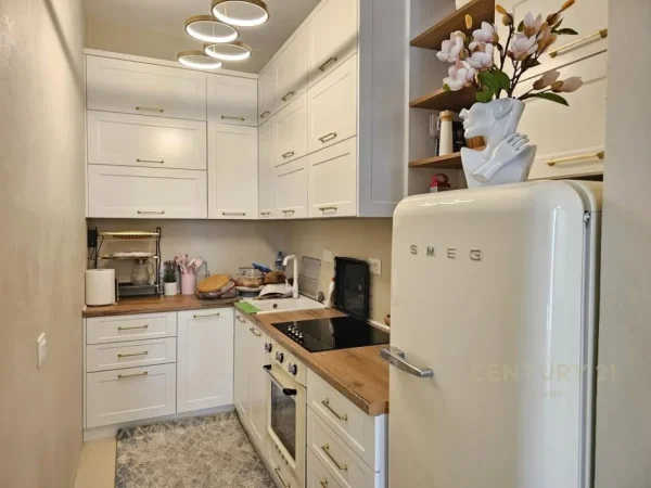 Gjiri Lalezit | Hamallaj, shes 2+1+Aneks+Ballkon Kati 0, 282 m² 295.000 € (Kompleksi Lura 3, Gjiri Lalzit, Durrës)