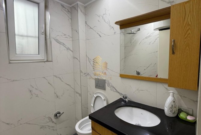 Tirane, jepet me qera apartament 2+1+Ballkon Kati 2, 65 m² 500 € (Rruga Bardhyl)