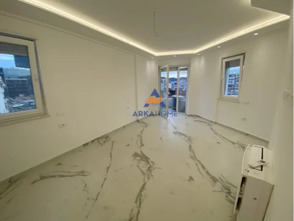 JEPET ME QERA AMBIENT BIZNESI 106 m² 1.050 € (Mine Peza)