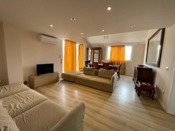 Tirane, jepet me qera apartament 3+1+Ballkon Kati 8, 220 m² 1.200 € (LIQENI I THATE)