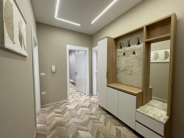 Tirane, jepet me qera apartament 2+1+Aneks+Ballkon Kati 7, 120 m² 1.000 € (9-Kateshet)