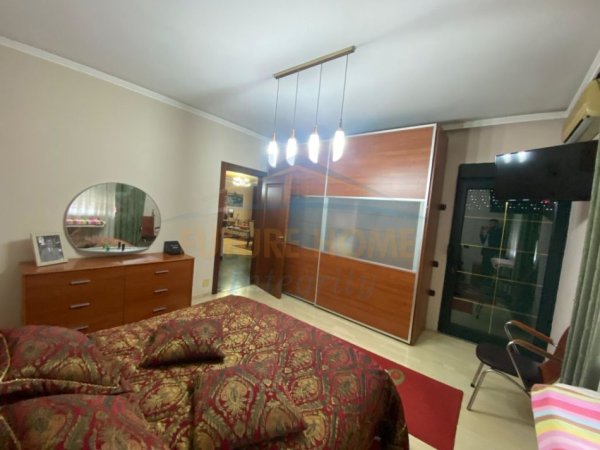 Tirane, jepet me qera apartament 2+1+Ballkon Kati 8, 125 m² 700 € (( + Post Parkimi ) Rruga e Elbasanit, Stadiumi Air Albania)