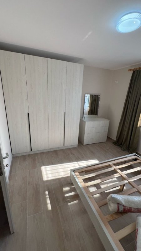 Tirane, jepet me qera apartament 1+1+Aneks+Ballkon Kati 1, 55 m² 350 € (Yzberisht)