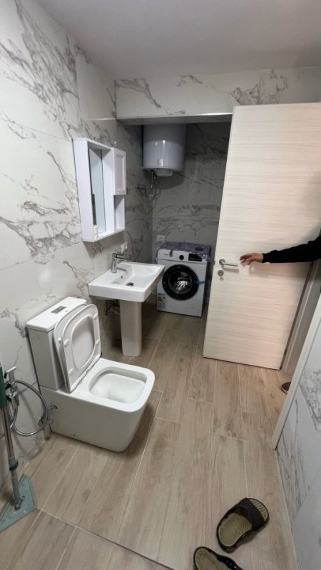Tirane, jepet me qera apartament 1+1+Aneks+Ballkon Kati 1, 55 m² 350 € (Yzberisht)