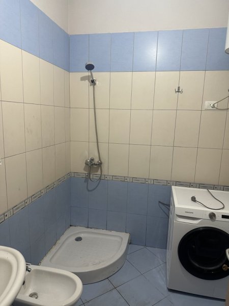 OKAZION..Tirane, jepet me qera apartamenti 2+1+ 2banjo+Ballkon +ballkon + garazhd  Kati 2, 118 m² 40000 lek. (Rruga Fuat Toptani siper vilave gjermane)