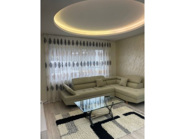 Tirane, jepet me qera apartament 1+1+Ballkon Kati 9, 70 m² 1.000 € (Liqeni)