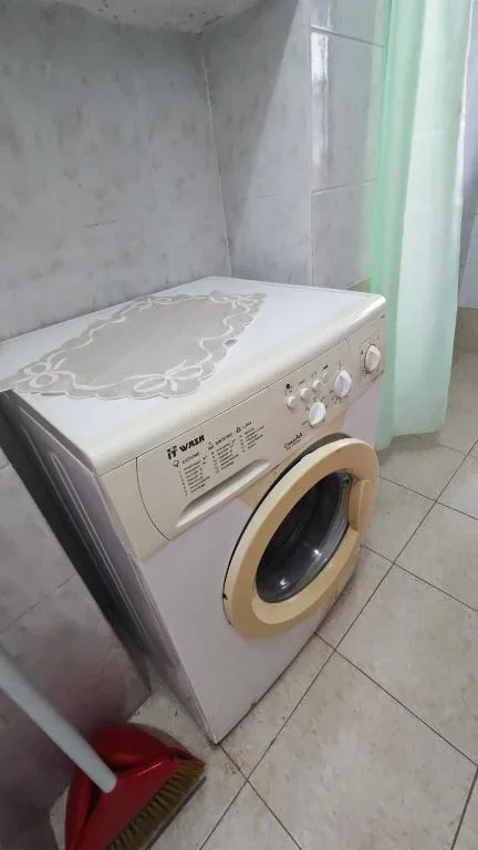Tirane, jepet me qera garsonier Kati 1, 400 € (Stadiumi dinamo)