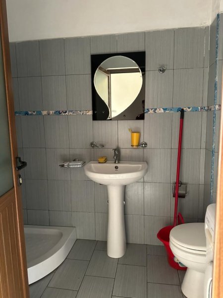 OKAZION :Rinegociohet cmimi tani në 87.000 eur .Shitet apartament 2+1+Ballkon Kati 6, 87.000 € (Lagjja Kryengritja e Fierit, Fier)