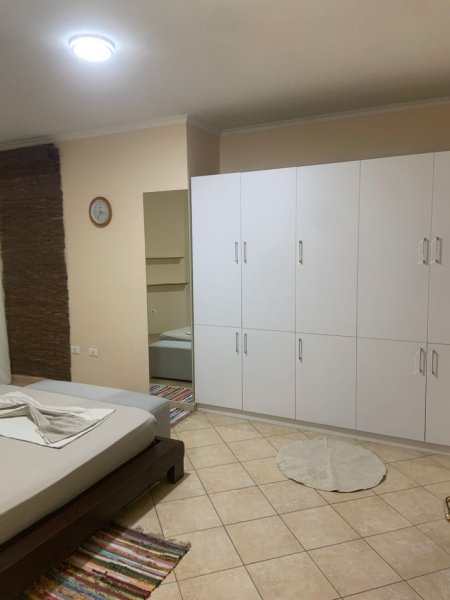 Tirane, jepet me qera apartament 1+1 Kati 3, 66 m² 650 € (Komuna parisit)