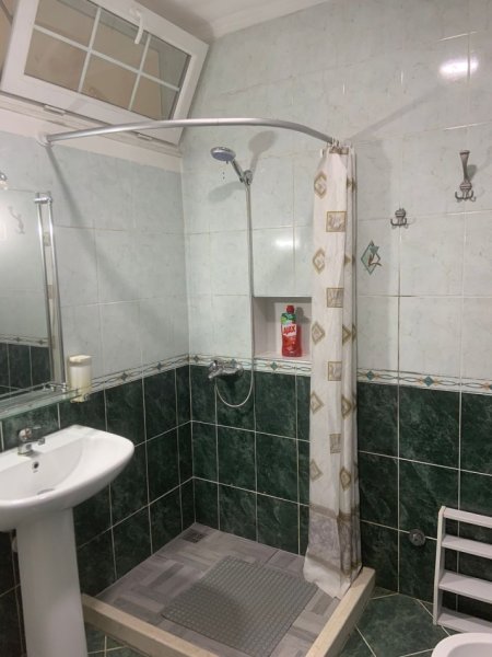 Tirane, jepet me qera apartament 1+1 Kati 3, 66 m² 650 € (Komuna parisit)