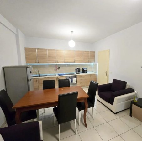 Tirane, jepet me qera apartament 1+1+Ballkon Kati 2, 70 m² 400 € (ASTIR)