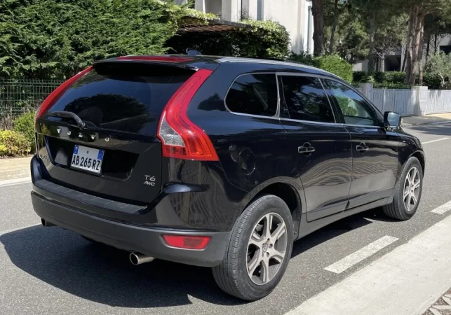 Tirane, shitet SUV | Xhip Volvo XC60 Benzin+Gaz, e zeze automatik Klima 220 km