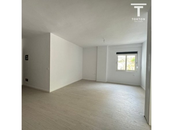 Tirane, shitet apartament 2+1 Kati 2, 73 m² 95.000 € (Rruga e Dajtit, Fresku, Tiranë, TT 1873)