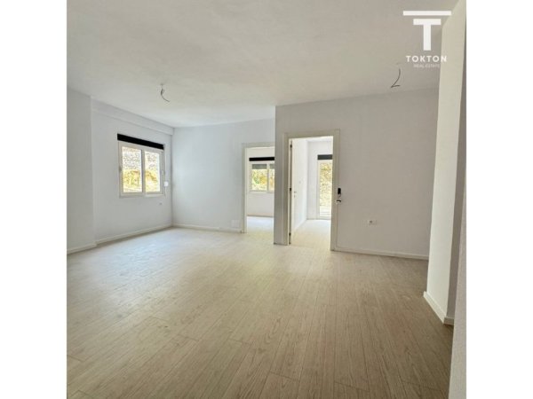 Tirane, shitet apartament 2+1 Kati 2, 73 m² 95.000 € (Rruga e Dajtit, Fresku, Tiranë, TT 1873)