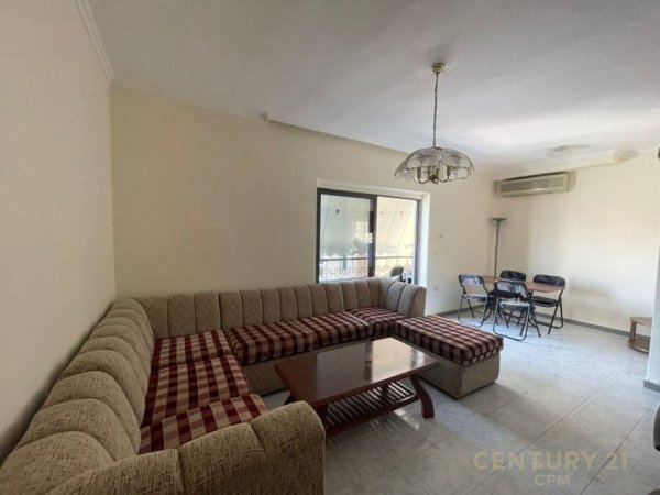 Tirane, jepet me qera apartament 2+1 Kati 5, 106 m² 500 € (Pazari i Ri)