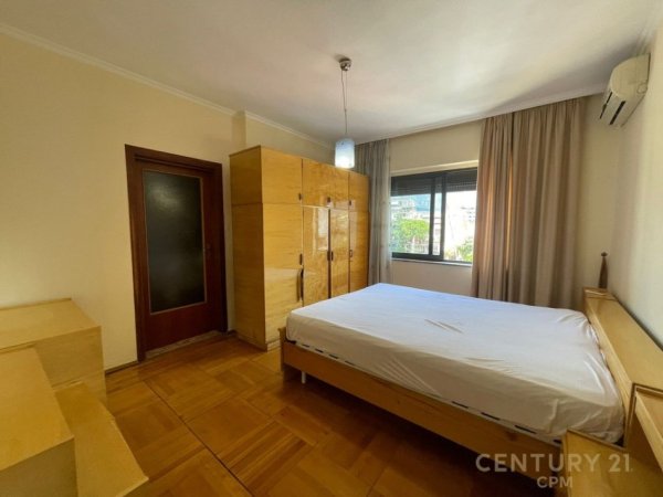 Tirane, jepet me qera apartament 2+1 Kati 5, 106 m² 500 € (Pazari i Ri)
