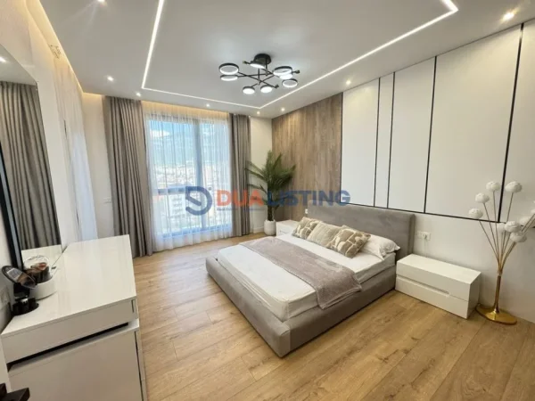 Tirane, shitet apartament 3+1+Ballkon Kati 8, 155 m² 312.000 € (Porcelan)