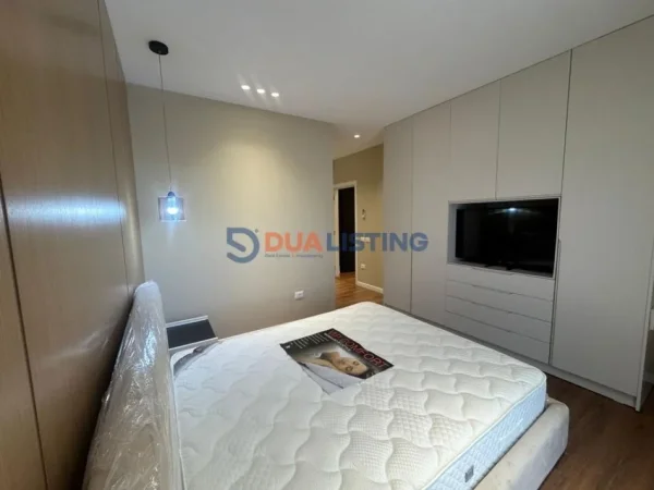 Tirane, jepet me qera apartament 2+1+Ballkon Kati 2, 110 m² 1.300 € (Liqeni i Thate)