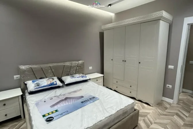 Tirane, jepet me qera 2+1+Ballkon Kati 7, 120 m² 1.200 € (9 kateshet)
