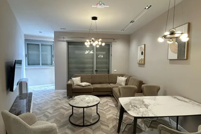 Tirane, jepet me qera 2+1+Ballkon Kati 7, 120 m² 1.200 € (9 kateshet)