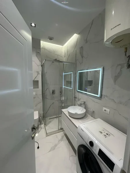 Tirane, jepet me qera 2+1+Ballkon Kati 7, 120 m² 1.200 € (9 kateshet)