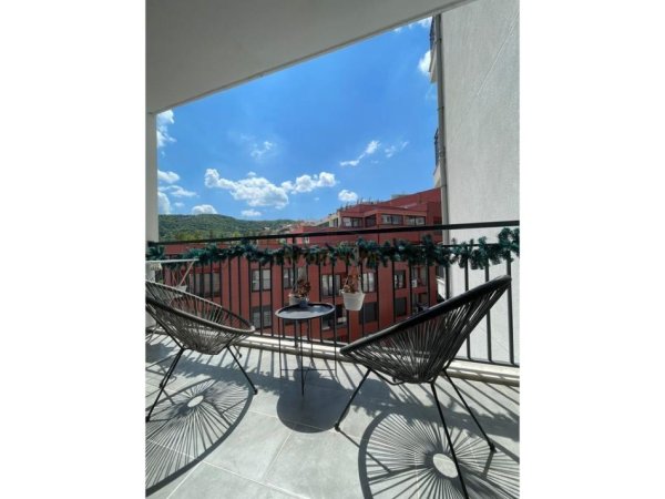 Tirane, jepet me qera apartament 2+1+Ballkon+Post Parkimi,  Kati 5, 87 m² 800 € (Kodra e Diellit)