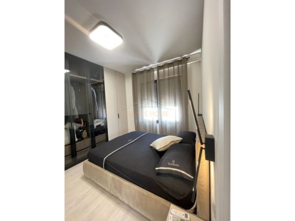 Tirane, jepet me qera apartament 2+1+Ballkon+Post Parkimi,  Kati 5, 87 m² 800 € (Kodra e Diellit)