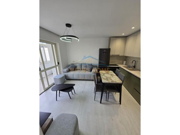 Tirane, jepet me qera apartament 1+1+Ballkon Kati 5, 45 m² 600 € (Myslym Shyri)