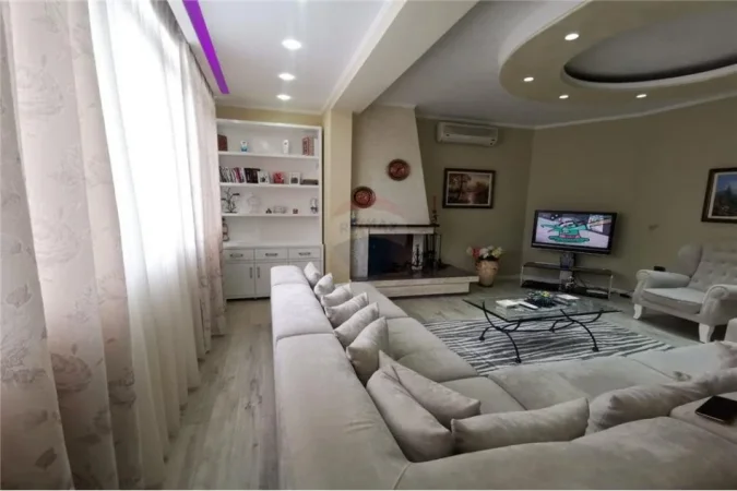 Tirane, jepet me qera , 140 m² 1.000 € (Rruga Sami Frasheri Bllok)