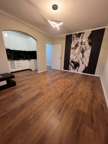 Tirane, shitet apartament 1+1+Ballkon Kati 3, 56 m² 92.000 € (Rruga Xhanfize Keko)