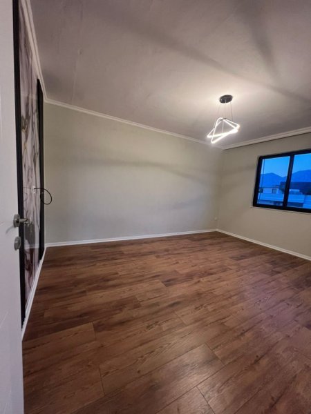 Tirane, shitet apartament 1+1+Ballkon Kati 3, 56 m² 92.000 € (Rruga Xhanfize Keko)