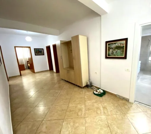 APARTAMENT 3+1 ME QIRA   📍Kodra e Priftit 600 €