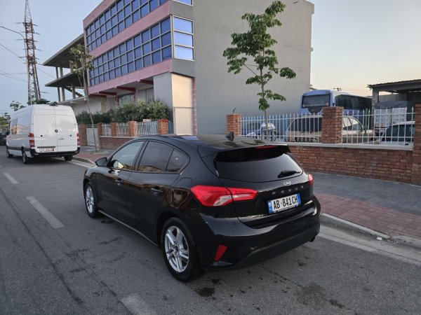 Tirane, shitet makine Ford focus Nafte, e zeze manuale 167.000 km