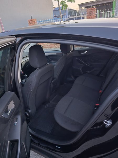 Tirane, shitet makine Ford focus Nafte, e zeze manuale 167.000 km