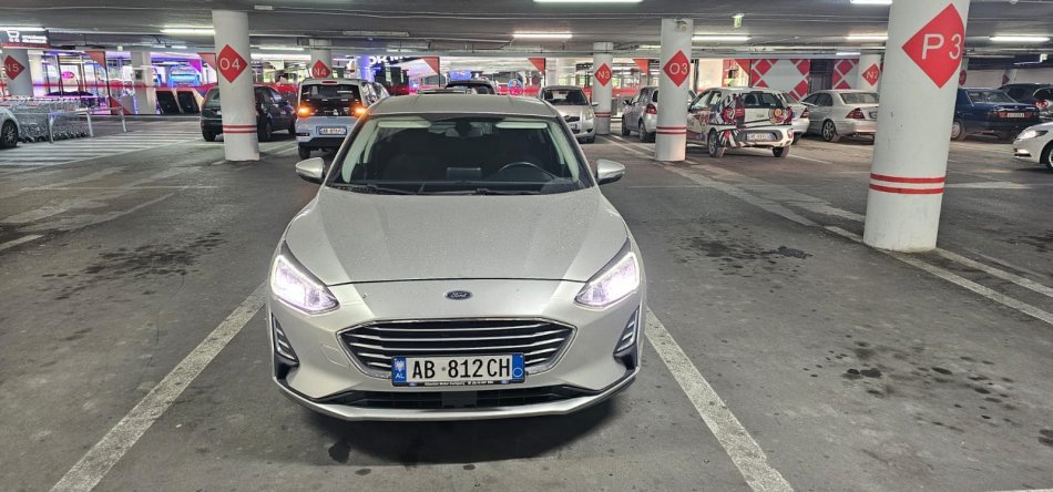 Tirane, shitet makine Ford Focus Nafte, gri, automatik Klima 87.000 km