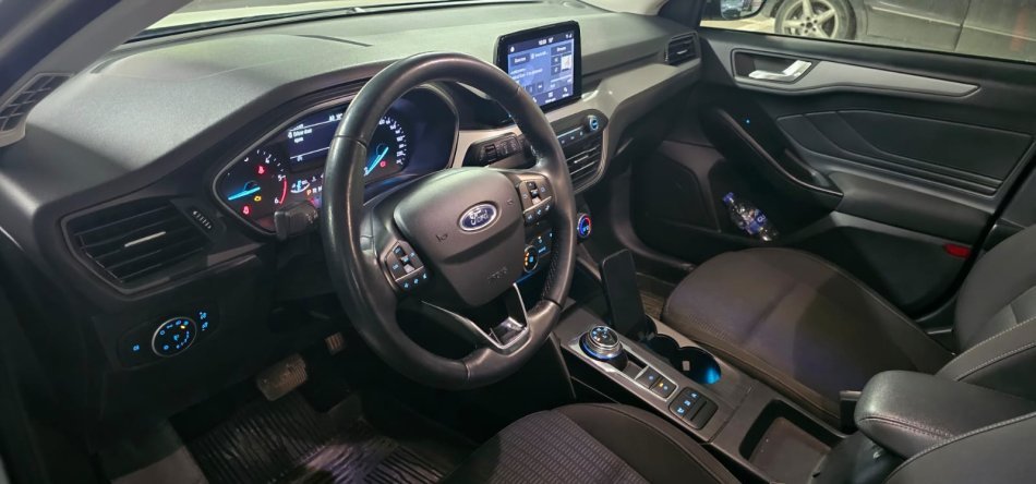 Tirane, shitet makine Ford Focus Nafte, gri, automatik Klima 87.000 km