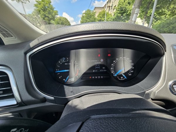 Tirane, shitet makine Ford Mondeo Nafte, blu automatik Klima