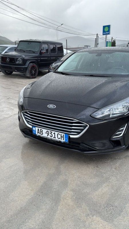Tirane, shitet makine Ford focus Nafte, e zeze manuale 157.000 km